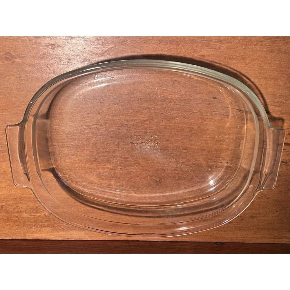 Vintage Pyrex 704 Oval 4 Qt Casserole Dish With Handles Vintage / Large Sturdy
